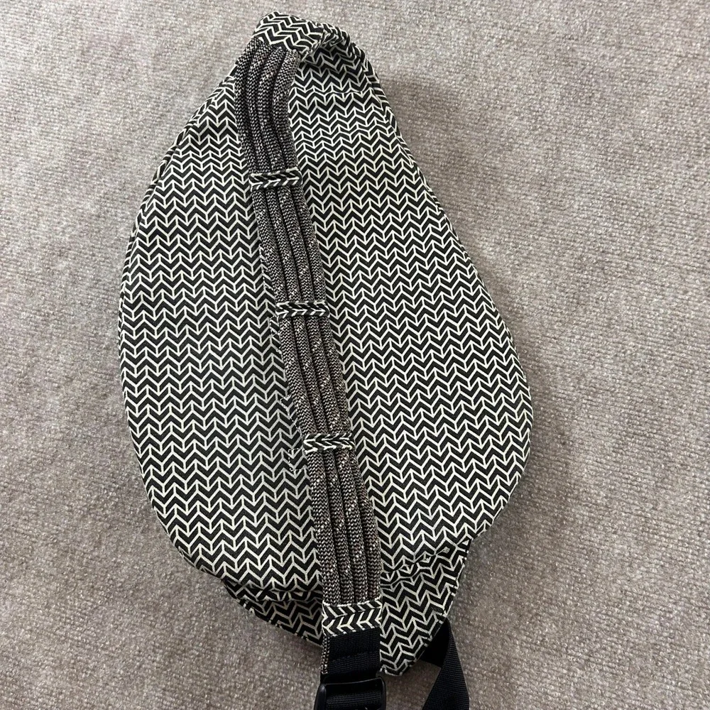 KAVU Rope Bag Sling Backpack Black Cream Chevron Canvas Crossbody Hiking Travel